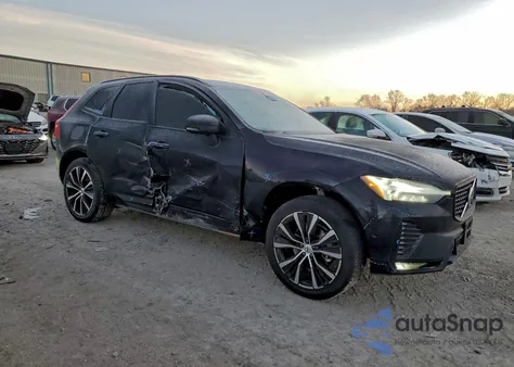 2025 Volvo Xc60 Plus z USA, uszkodzony, nr VIN YV4M12RC0S1209451